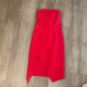 Lulu’s Strapless Red Dress